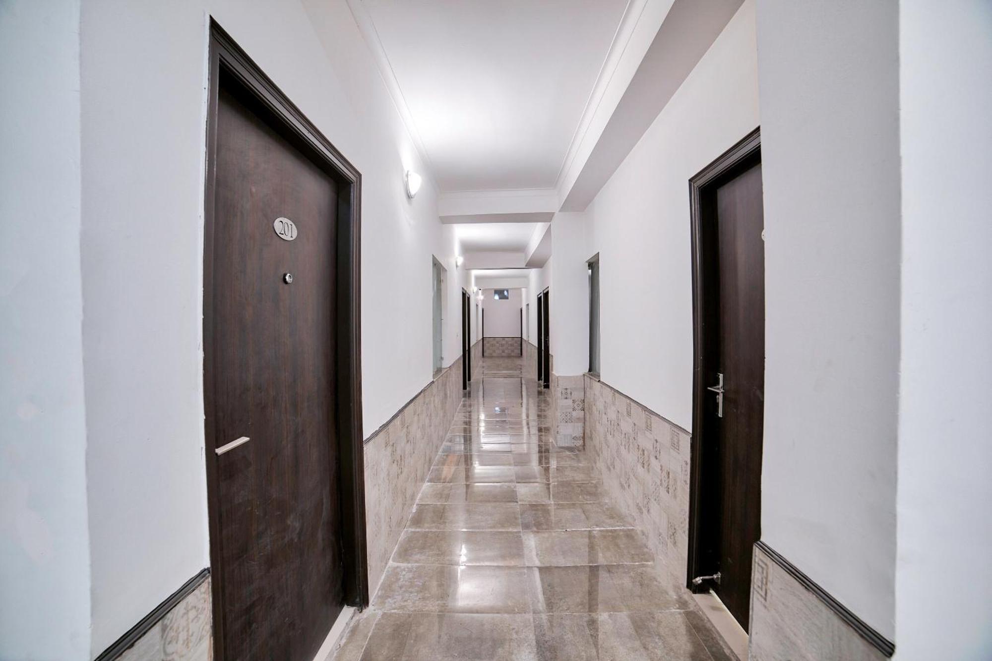 Hotel O Crown Residency Faridabad Ngoại thất bức ảnh